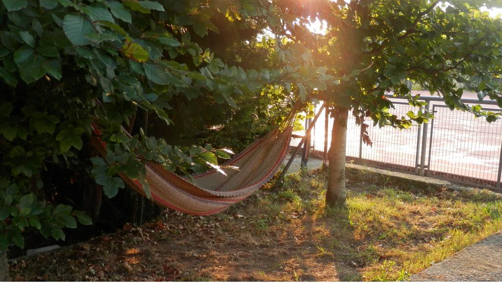 H.A.N.D Surf Hostel ラングレ エクステリア 写真