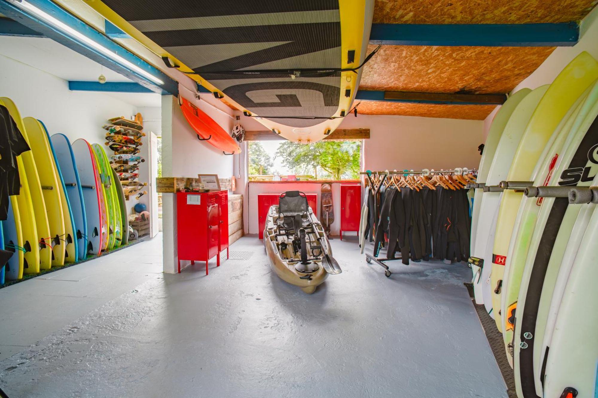 H.A.N.D Surf Hostel ラングレ エクステリア 写真