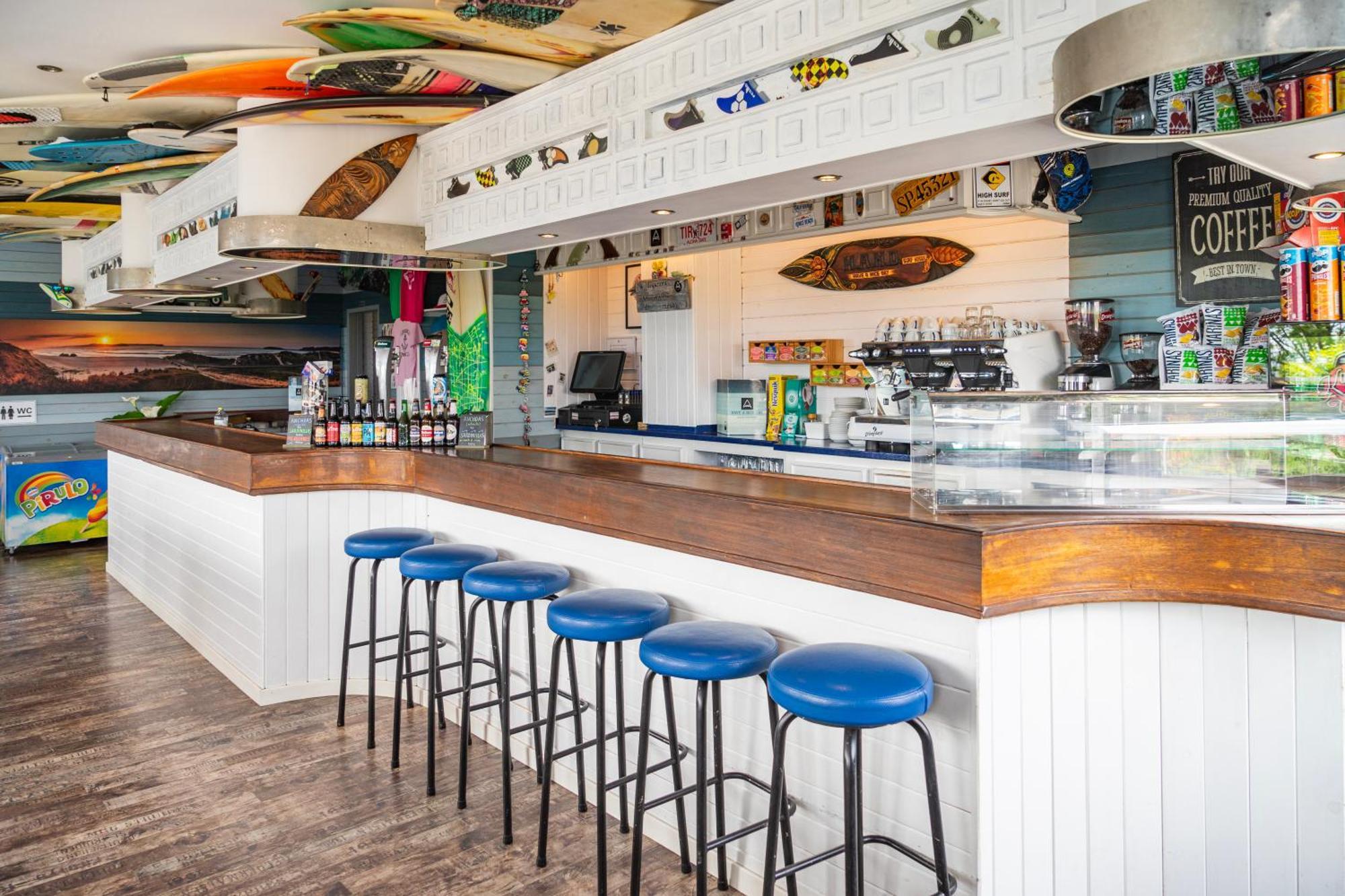H.A.N.D Surf Hostel ラングレ エクステリア 写真
