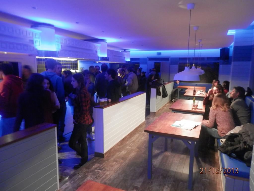 H.A.N.D Surf Hostel ラングレ エクステリア 写真