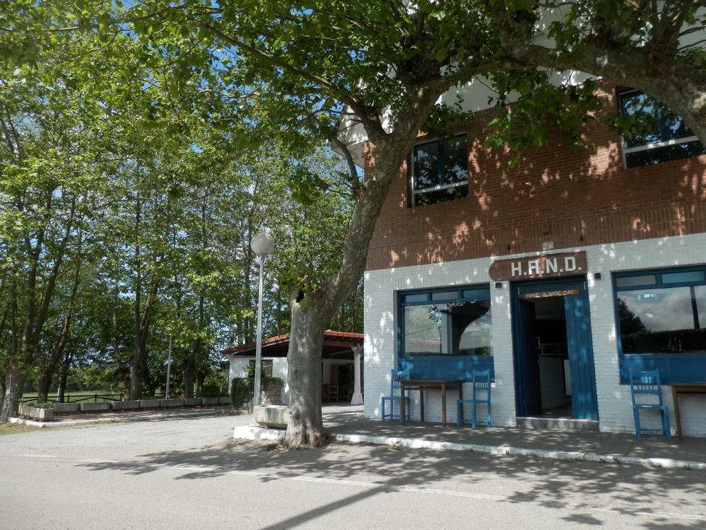 H.A.N.D Surf Hostel ラングレ エクステリア 写真